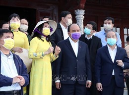 Thủ tướng kiểm tra công tác phòng chống dịch nCoV tại Thừa Thiên - Huế