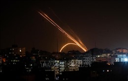 Israel không kích các mục tiêu tại Syria và Gaza
