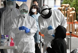 Số người nhiễm COVID-19 ở Hàn Quốc lên tới 7.755 