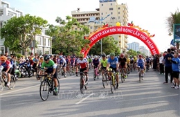 Giải đua xe đạp &#39;Hành trình cùng thành phố du lịch biển xứ Thanh&#39;