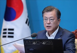 Tổng thống Hàn Quốc kêu gọi thực hiện chính sách tài chính thời chiến do COVID-19