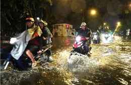 Đường phố Hà Nội đã rút hết nước ngập sau cơn &#39;mưa vàng&#39;