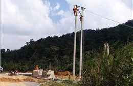 Khôi phục, cấp điện trở lại cho xã vùng cao của tỉnh Quảng Bình