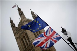 EU và Anh bước vào &#39;những giờ đàm phán cuối cùng&#39;