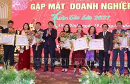 Cộng đồng doanh nghiệp Thái Bình tặng quà Tết tới các gia đình chính sách
