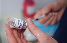 Hàn Quốc tiêm vaccine ngừa COVID-19 cho các thương nhân đi nước ngoài 