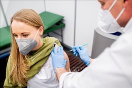 EU cán mốc tiêm 200 triệu liều vaccine ngừa COVID-19