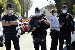 Chính phủ Pháp họp khẩn sau vụ tấn công bằng dao sát hại một nữ cảnh sát