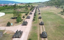 Serbia tiếp nhận 60 xe tăng, xe bọc thép của Nga