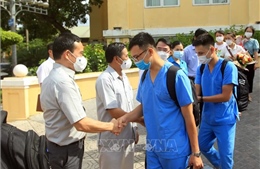 Đoàn y, bác sĩ Hải Phòng lên đường hỗ trợ Bắc Giang chống dịch COVID-19