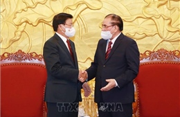Tổng Bí thư, Chủ tịch nước Lào gặp nguyên Tổng Bí thư Nông Đức Mạnh