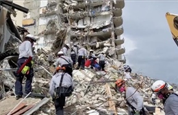 Vụ sập nhà cao tầng ở Mỹ: Số người thiệt mạng tăng lên 24 người
