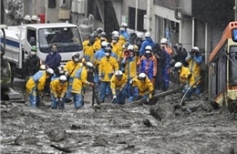Mưa lớn cản trở việc tìm kiếm người mất tích vì lở đất ở Nhật Bản