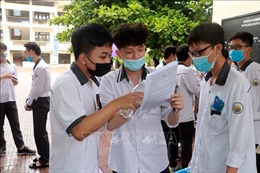 Hà Nội: Trả giấy chứng nhận tốt nghiệp THPT cho học sinh qua đường bưu điện