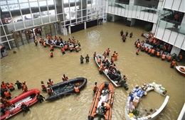 Lũ lụt gây hậu quả nặng nề ở Hà Nam (Trung Quốc) vì dự báo thời tiết sai