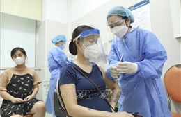 Bệnh viện Phụ sản Hà Nội tiêm vaccine phòng COVID-19 cho trên 200 sản phụ