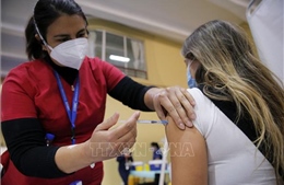 Vaccine – chìa khóa của 5 quốc gia đang mở cửa trở lại