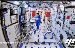 Các phi hành gia Trung Quốc trở về Trái Đất an toàn