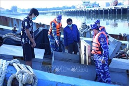 Cảnh sát biển bắt giữ tàu chở 60.000 lít dầu không rõ nguồn gốc