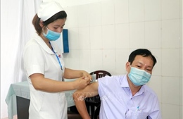 Nam Định tiêm phủ vaccine cho người dân, phòng biến chủng mới Omicron