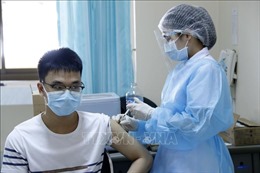 Lào bắt đầu triển khai tiêm liều vaccine ngừa COVID-19 thứ 4