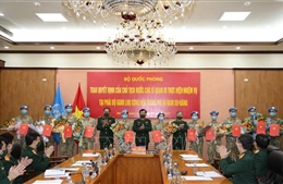Trao Quyết định của Chủ tịch nước cho 12 sĩ quan làm nhiệm vụ gìn giữ hòa bình Liên hợp quốc 