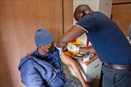 Nam Phi phê duyệt sử dụng vaccine của Johnson&Johnson tiêm mũi tăng cường