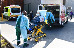Australia cân nhắc thay đổi quy định cách ly với người tiếp xúc bệnh nhân COVID-19