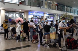 Lượng khách qua sân bay Tân Sơn Nhất tăng cao kỷ lục
