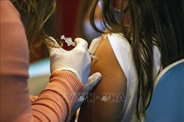 Các triệu chứng nhiễm biến thể Omicron ở người đã tiêm đủ liều vaccine cơ bản