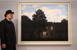 Tác phẩm siêu thực của danh họa Rene Magritte đạt mức giá cao kỷ lục