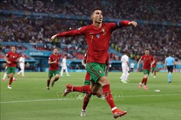 Ronaldo chuẩn bị tinh thần trước trận quan trọng giữa Bồ Đào Nha - Bắc Macedonia