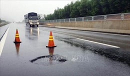 Bộ GTVT lại nhắc VEC khắc phục ngay hư hỏng trên cao tốc Đà Nẵng - Quảng Ngãi
