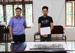 Lai Châu: Bắt quả tang đối tượng mua bán trái phép 12 bánh heroin