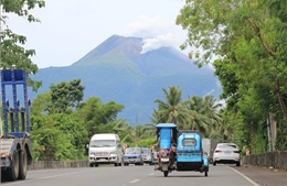 Núi lửa Bulusan tại Philippines tiếp tục phun trào