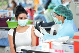 Bộ Y tế Thái Lan khuyến nghị tiêm định kỳ liều tăng cường vaccine phòng COVID-19