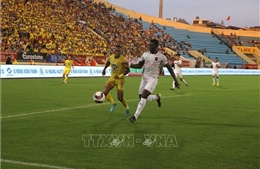 V.League 2022: Nam Định thua 0 - 1 trước Becamex Bình Dương; SHB Đà Nẵng có trận thắng đầu tiên trên sân nhà