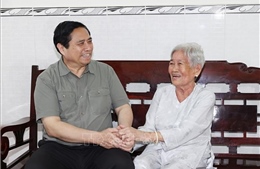 Thủ tướng Phạm Minh Chính thăm gia đình chính sách tại tỉnh Hậu Giang