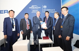 Việt Nam tìm hiểu công nghệ mới tại triển lãm hàng không quốc tế 