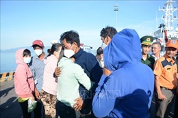 5 ngư dân tỉnh Bình Thuận gặp nạn trên biển đã về với gia đình