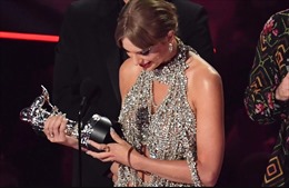 Taylor Swift nhận nhiều giải thưởng nhất tại AMAs 2022