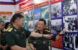 Quan hệ đặc biệt Việt Nam - Lào qua triển lãm ảnh do Bộ Quốc phòng Lào tổ chức