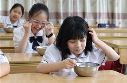 Tín hiệu khả quan từ mô hình kiểm soát an toàn thực phẩm bếp ăn trường học ở Hà Nội