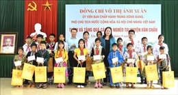 Phó Chủ tịch nước Võ Thị Ánh Xuân thăm, tặng quà tại Yên Bái​
