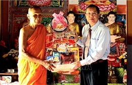 Lãnh đạo tỉnh An Giang thăm, chúc mừng Lễ Sene Dolta của đồng bào Khmer