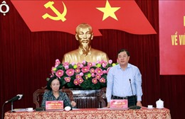 Bộ Chính trị kiểm tra việc thực hiện Nghị quyết XIII của Đảng tại Nam Định