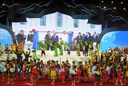 Bế mạc Ngày hội giao lưu văn hóa, thể thao và du lịch vùng biên Việt Nam - Lào lần III