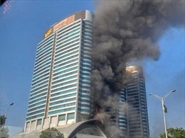 Hỏa hoạn nghiêm trọng tại tòa nhà trung tâm thương mại hạng sang ở Pakistan