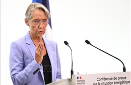 Thủ tướng Pháp Élisabeth Borne bắt đầu chuyến thăm Algeria