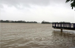 Nước lũ trên các sông tại Thừa Thiên - Huế lên nhanh, hồ thủy điện Hương Điền xả nước
